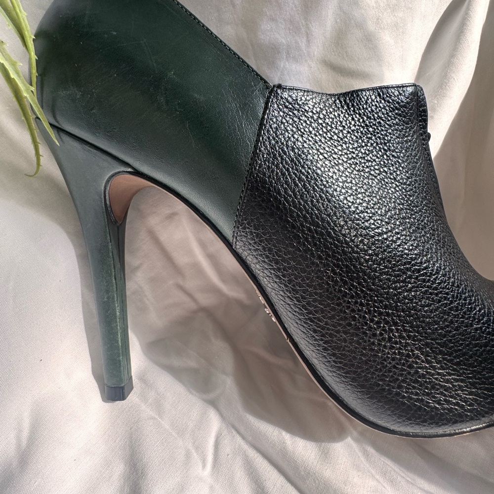 Pour La Victoire Black Women's Heels